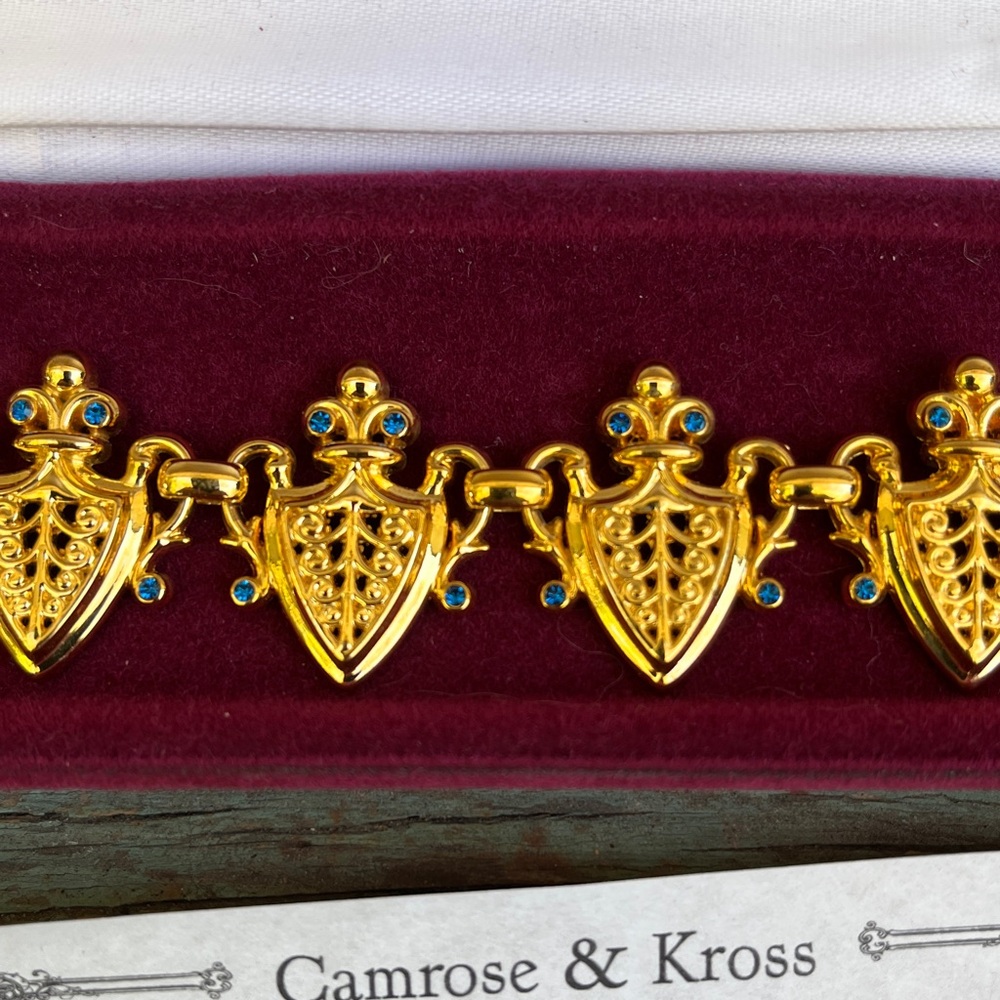 Camrose & Kross 18k gold-plated French Herald bracelet. - Picture 5 of 9